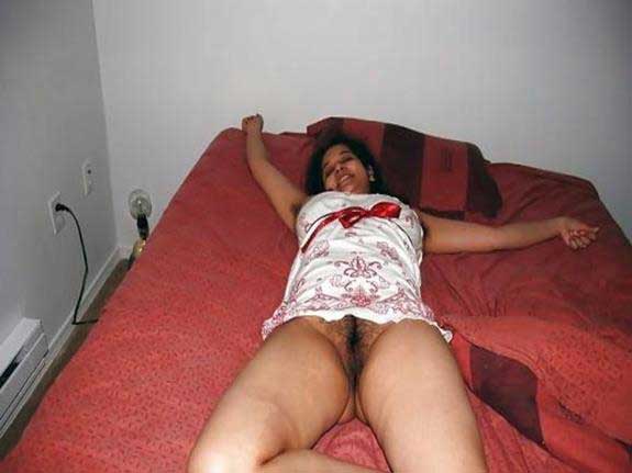https://pub-5fcdf72a54cd4edbb03ec3edaa415a42.r2.dev/nakedleaks/110_captivating_images_of_hirsute_vaginas/10.jpg