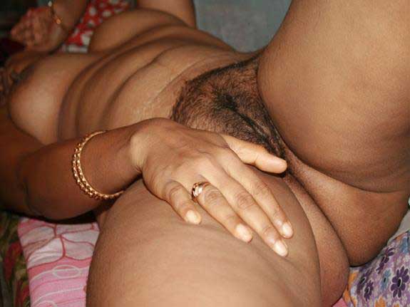 https://pub-5fcdf72a54cd4edbb03ec3edaa415a42.r2.dev/nakedleaks/110_captivating_images_of_hirsute_vaginas/49.jpg