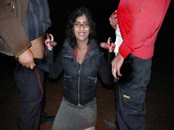 https://pub-5fcdf72a54cd4edbb03ec3edaa415a42.r2.dev/nakedleaks/110_indian_photos_of_group_activities/4.jpg