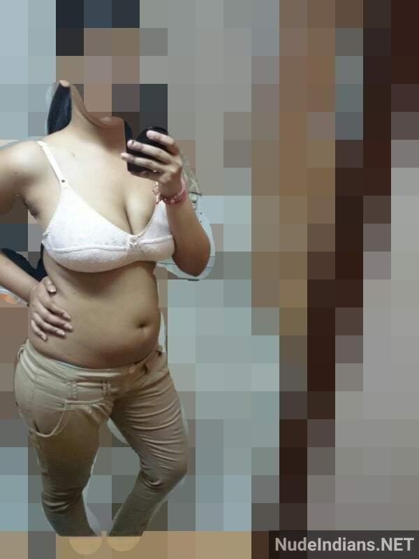 https://pub-5fcdf72a54cd4edbb03ec3edaa415a42.r2.dev/nakedleaks/110_sensual_indian_girl_photos_showcasing_hot_features/20.jpg