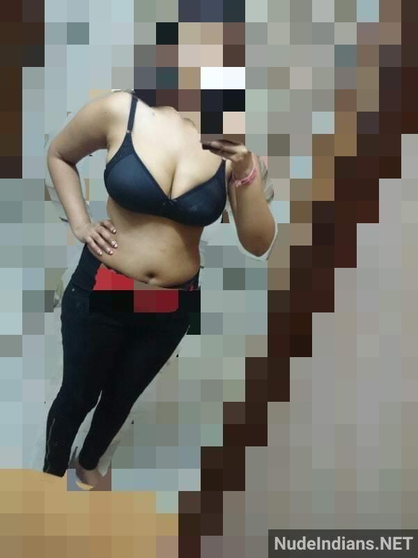 https://pub-5fcdf72a54cd4edbb03ec3edaa415a42.r2.dev/nakedleaks/110_sensual_indian_girl_photos_showcasing_hot_features/3.jpg