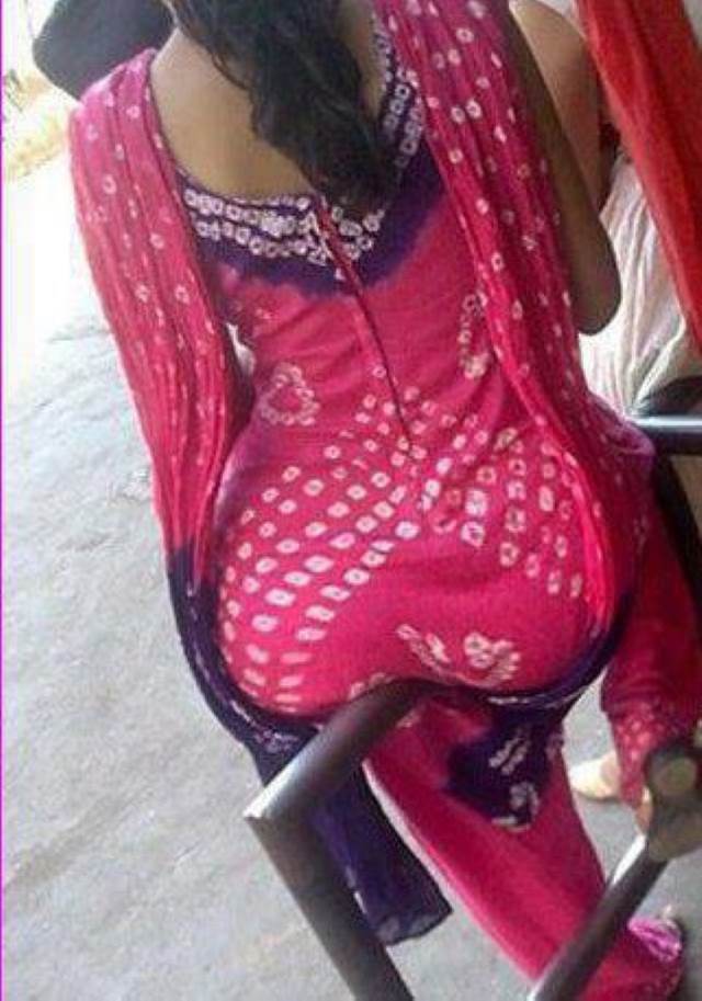 https://pub-5fcdf72a54cd4edbb03ec3edaa415a42.r2.dev/nakedleaks/118_seductive_desi_buttock_images_–_large_indian_rear_end_photos/64.jpg