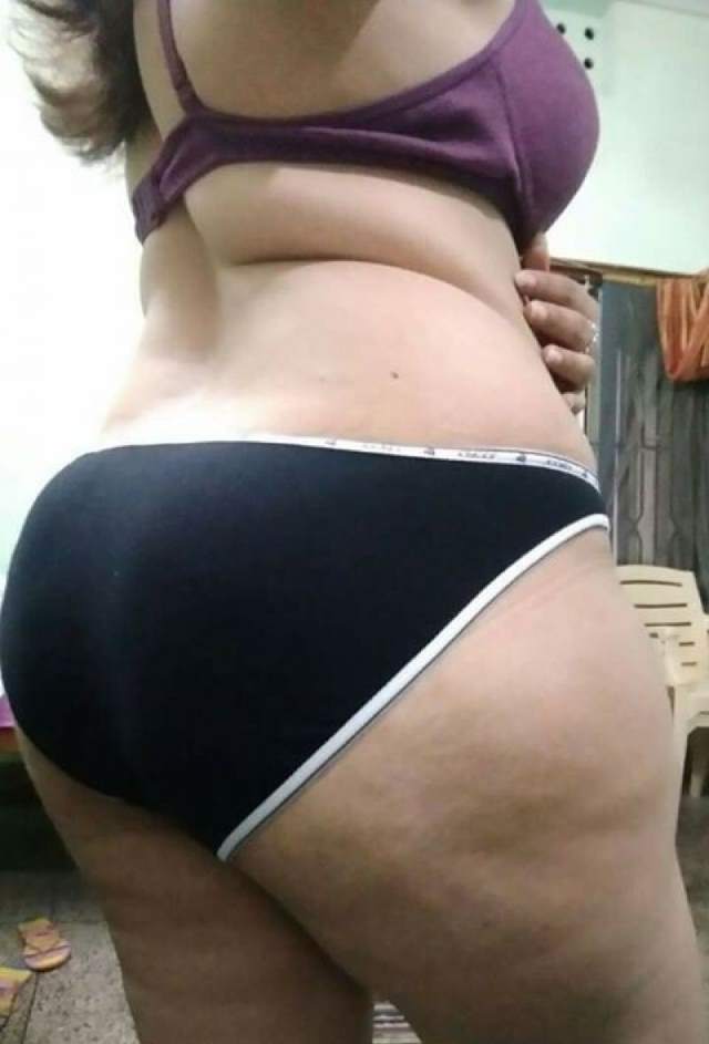 https://pub-5fcdf72a54cd4edbb03ec3edaa415a42.r2.dev/nakedleaks/118_seductive_desi_buttock_images_–_large_indian_rear_end_photos/86.jpg