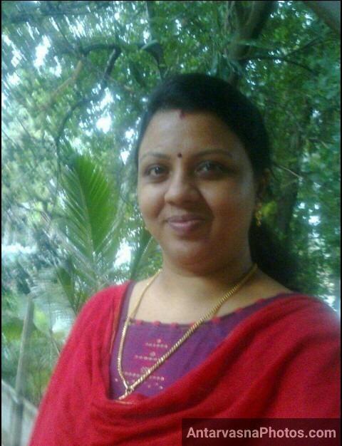 https://pub-5fcdf72a54cd4edbb03ec3edaa415a42.r2.dev/nakedleaks/12_revealing_photos_of_a_seductive_mallu_mother/0.jpg