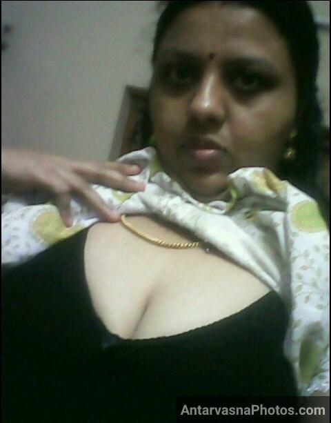 https://pub-5fcdf72a54cd4edbb03ec3edaa415a42.r2.dev/nakedleaks/12_revealing_photos_of_a_seductive_mallu_mother/4.jpg