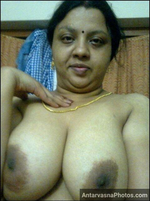 https://pub-5fcdf72a54cd4edbb03ec3edaa415a42.r2.dev/nakedleaks/12_revealing_photos_of_a_seductive_mallu_mother/5.jpg