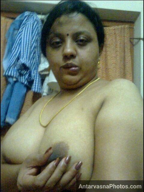 12 revealing photos of a seductive mallu mother