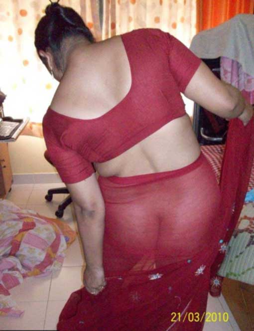 https://pub-5fcdf72a54cd4edbb03ec3edaa415a42.r2.dev/nakedleaks/14_sexy_indian_buttocks_in_traditional_attire/13.jpg