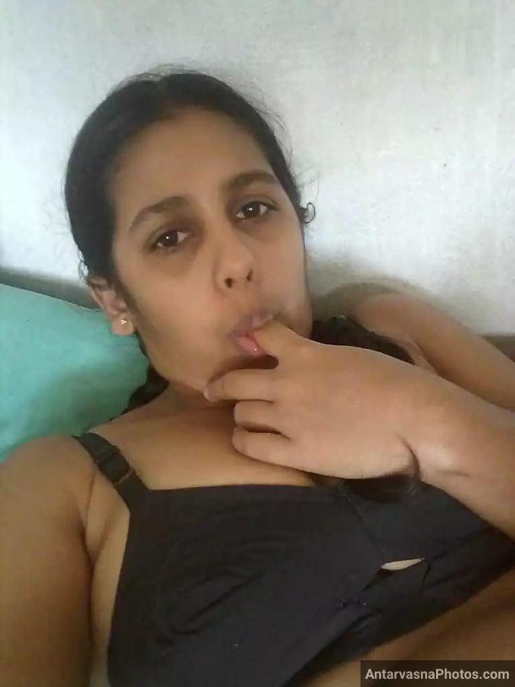 https://pub-5fcdf72a54cd4edbb03ec3edaa415a42.r2.dev/nakedleaks/17_spicy_photos_showcasing_the_allure_of_a_young_mallu_wife!/0.jpg