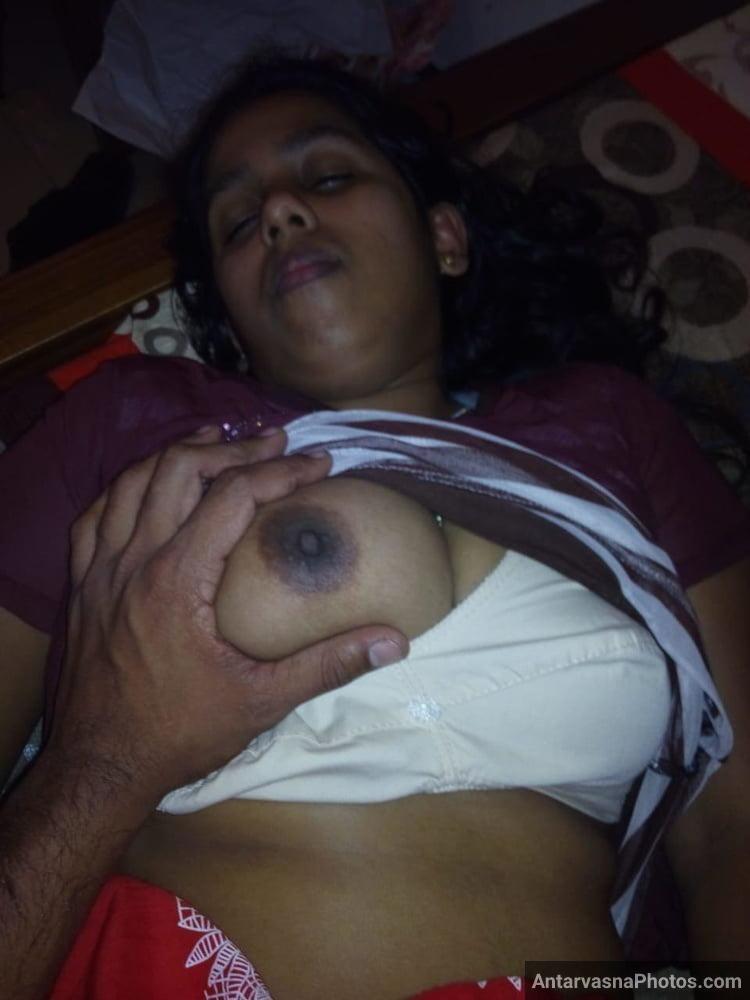 https://pub-5fcdf72a54cd4edbb03ec3edaa415a42.r2.dev/nakedleaks/17_spicy_photos_showcasing_the_allure_of_a_young_mallu_wife!/10.jpg