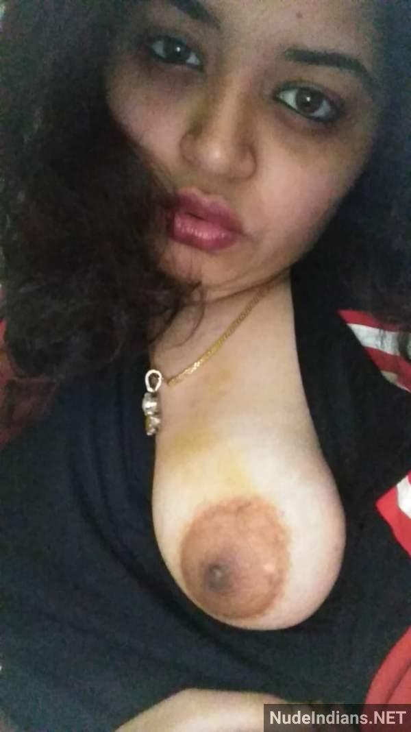 https://pub-5fcdf72a54cd4edbb03ec3edaa415a42.r2.dev/nakedleaks/18+_exposed_marathi_girlfriend's_intimate_photos_leaked/15.jpg