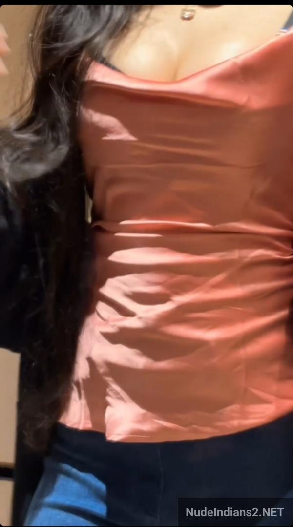 https://pub-5fcdf72a54cd4edbb03ec3edaa415a42.r2.dev/nakedleaks/18+_lavanya_from_south_delhi:_seductive_selfies_of_a_slim_teen/23.jpg