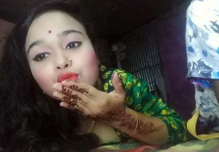 https://pub-5fcdf72a54cd4edbb03ec3edaa415a42.r2.dev/nakedleaks/19-year-old_bengali_girl's_explicit_selfie_photos/1.jpg