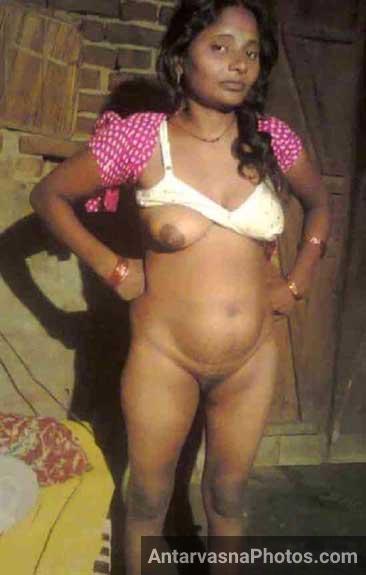 https://pub-5fcdf72a54cd4edbb03ec3edaa415a42.r2.dev/nakedleaks/19_seductive_images_of_telugu_married_women/12.jpg