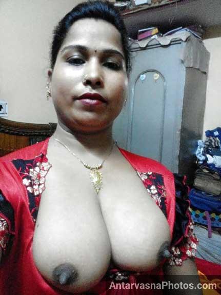 https://pub-5fcdf72a54cd4edbb03ec3edaa415a42.r2.dev/nakedleaks/19_seductive_images_of_telugu_married_women/5.jpg