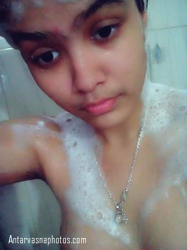 https://pub-5fcdf72a54cd4edbb03ec3edaa415a42.r2.dev/nakedleaks/21_sensual_indian_beauty_exposes_in_nude_images/17.jpg