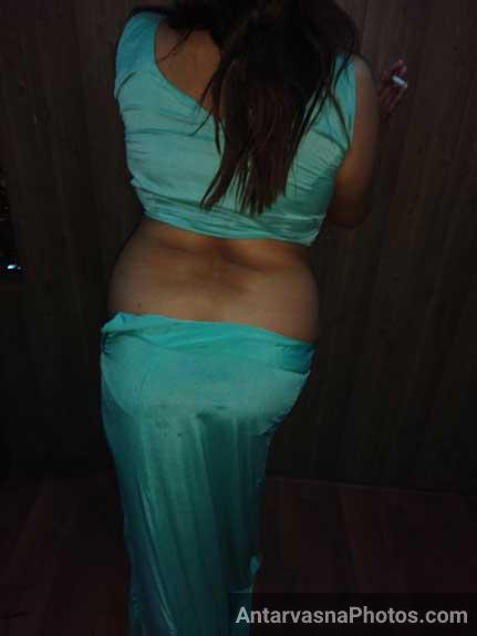 https://pub-5fcdf72a54cd4edbb03ec3edaa415a42.r2.dev/nakedleaks/25_seductive_indian_blouse_snapshots/5.jpg