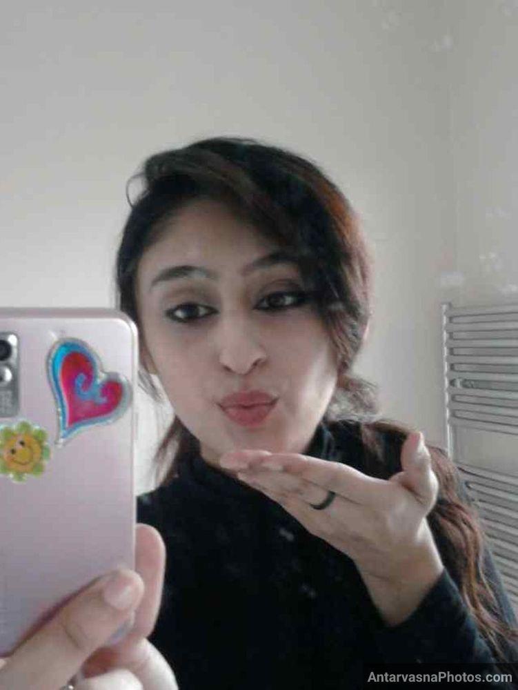 https://pub-5fcdf72a54cd4edbb03ec3edaa415a42.r2.dev/nakedleaks/27_sensual_images_of_a_pakistani_hijab_girl/12.jpg