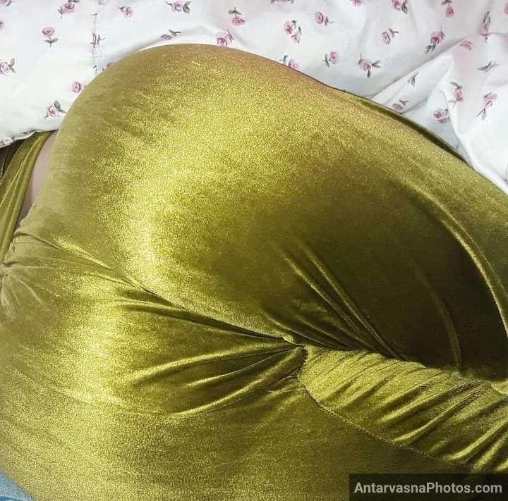 https://pub-5fcdf72a54cd4edbb03ec3edaa415a42.r2.dev/nakedleaks/28_sizzling_indian_photos_of_women_in_salwar/20.jpg