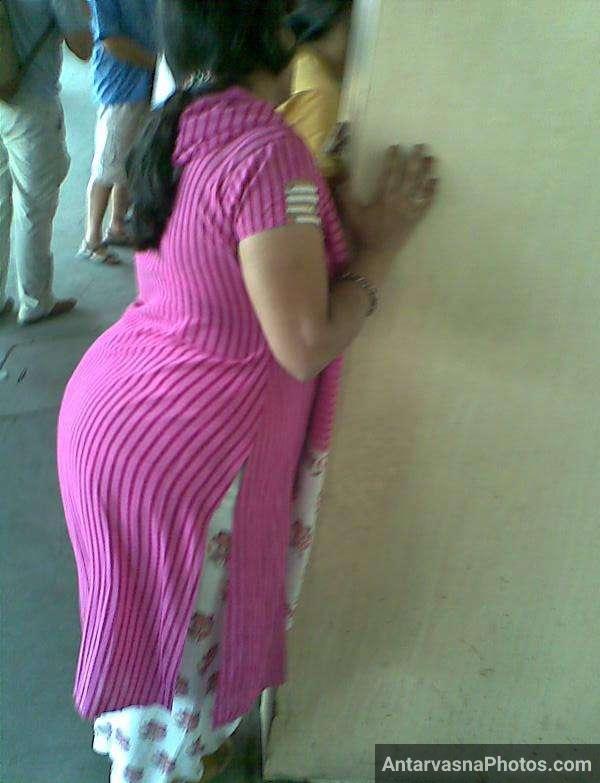 https://pub-5fcdf72a54cd4edbb03ec3edaa415a42.r2.dev/nakedleaks/28_sizzling_indian_photos_of_women_in_salwar/4.jpg