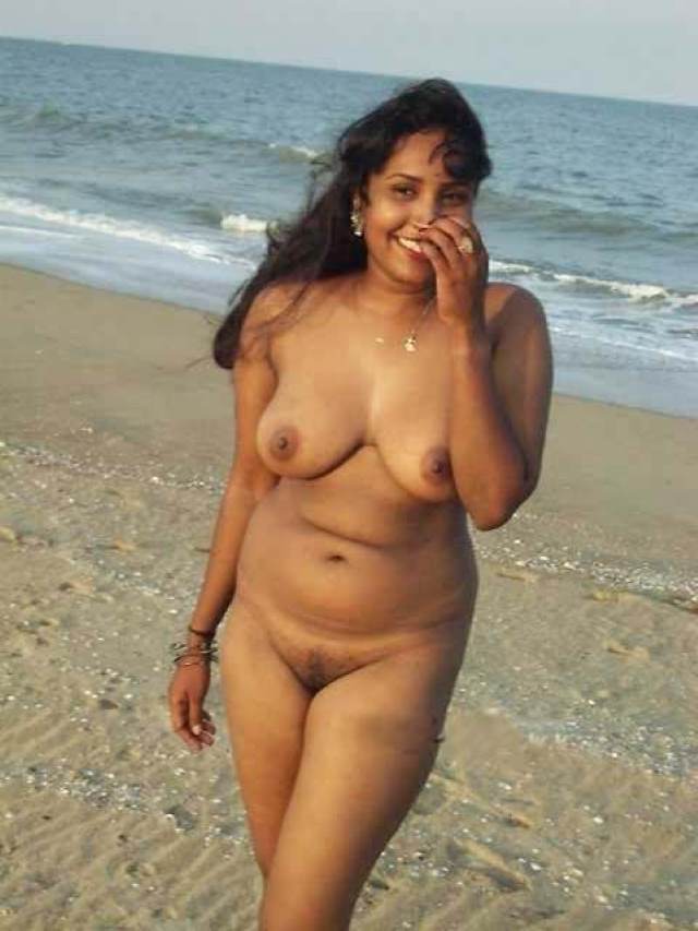 https://pub-5fcdf72a54cd4edbb03ec3edaa415a42.r2.dev/nakedleaks/30+_indian_busty_boob_photo_collection/13.jpg