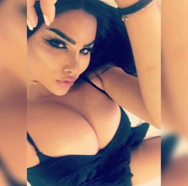 https://pub-5fcdf72a54cd4edbb03ec3edaa415a42.r2.dev/nakedleaks/30+_indian_busty_boob_photo_collection/25.jpg