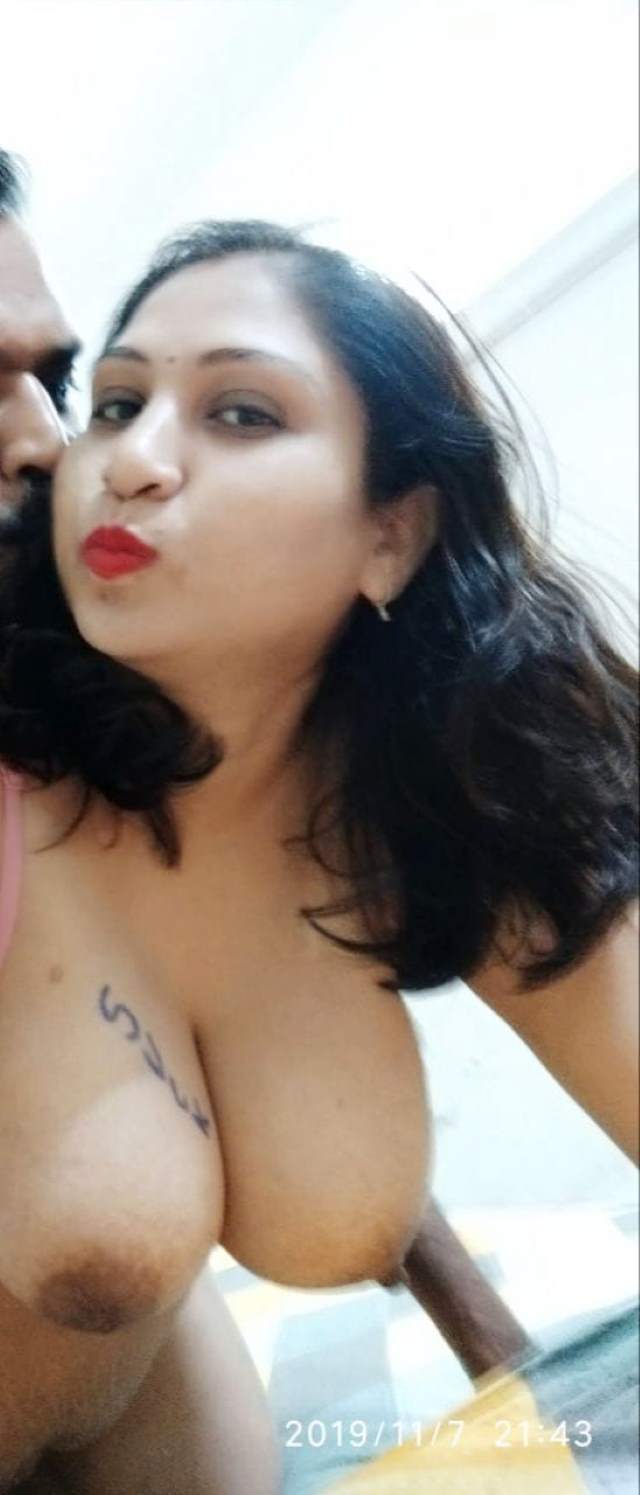 https://pub-5fcdf72a54cd4edbb03ec3edaa415a42.r2.dev/nakedleaks/30+_sensual_punjabi_married_woman_intimate_images/15.jpg