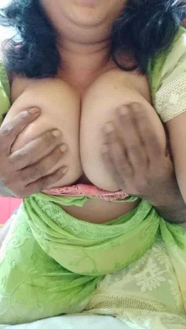 https://pub-5fcdf72a54cd4edbb03ec3edaa415a42.r2.dev/nakedleaks/30+_sensual_punjabi_married_woman_intimate_images/17.jpg