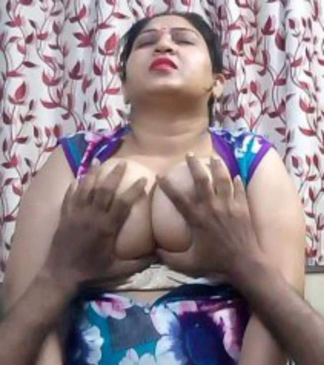 https://pub-5fcdf72a54cd4edbb03ec3edaa415a42.r2.dev/nakedleaks/30+_sensual_punjabi_married_woman_intimate_images/31.jpg
