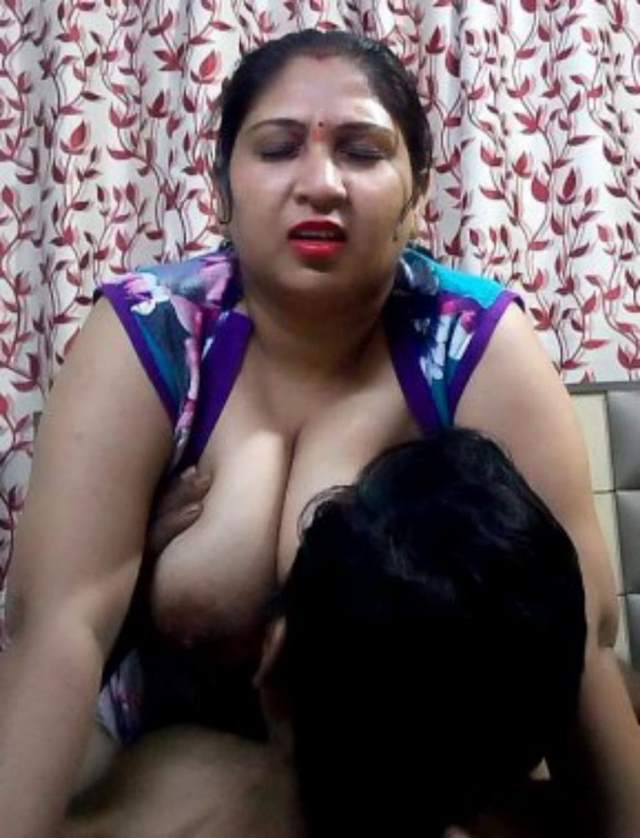 https://pub-5fcdf72a54cd4edbb03ec3edaa415a42.r2.dev/nakedleaks/30+_sensual_punjabi_married_woman_intimate_images/32.jpg