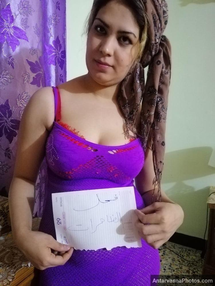 https://pub-5fcdf72a54cd4edbb03ec3edaa415a42.r2.dev/nakedleaks/33_revealing_pictures_of_desi_wife_–_sensual_busty_curves/0.jpg