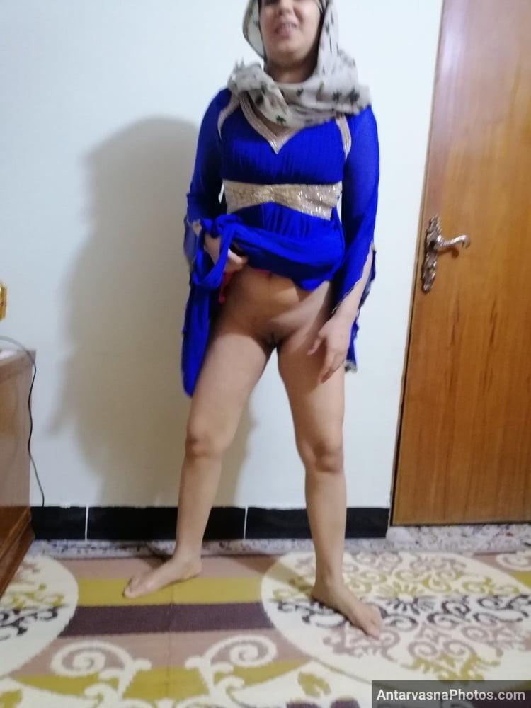 https://pub-5fcdf72a54cd4edbb03ec3edaa415a42.r2.dev/nakedleaks/33_revealing_pictures_of_desi_wife_–_sensual_busty_curves/9.jpg