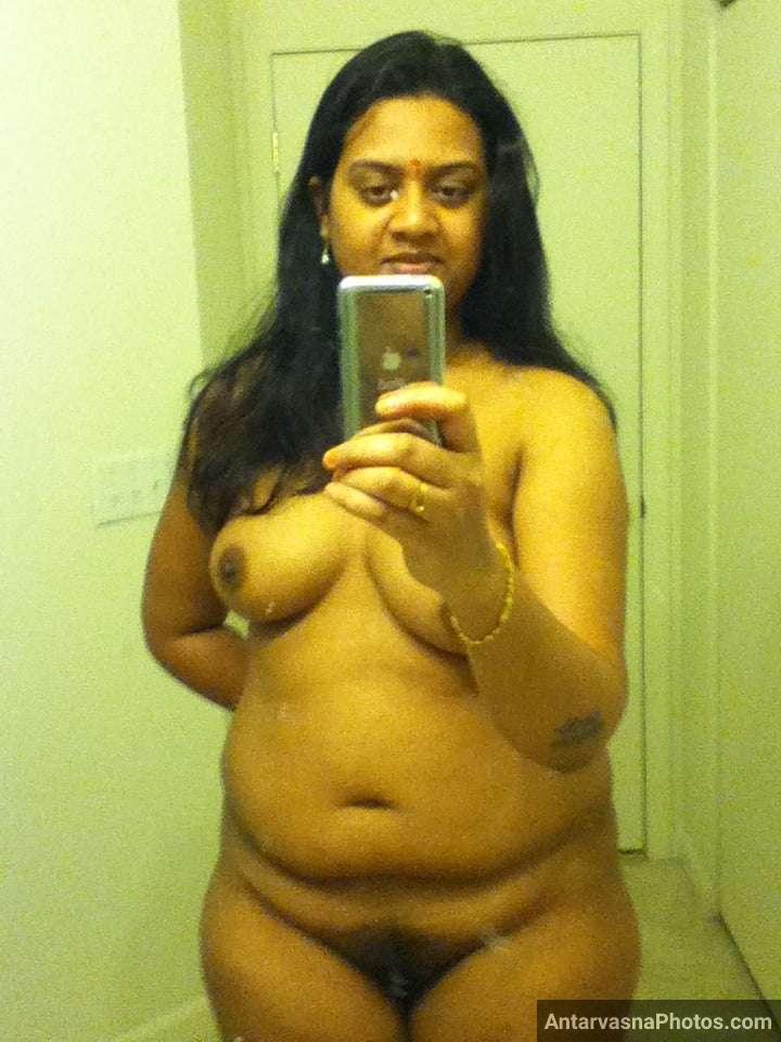 https://pub-5fcdf72a54cd4edbb03ec3edaa415a42.r2.dev/nakedleaks/40_sensual_selfies:_andhra_bhabhi's_provocative_assets_revealed/15.jpg