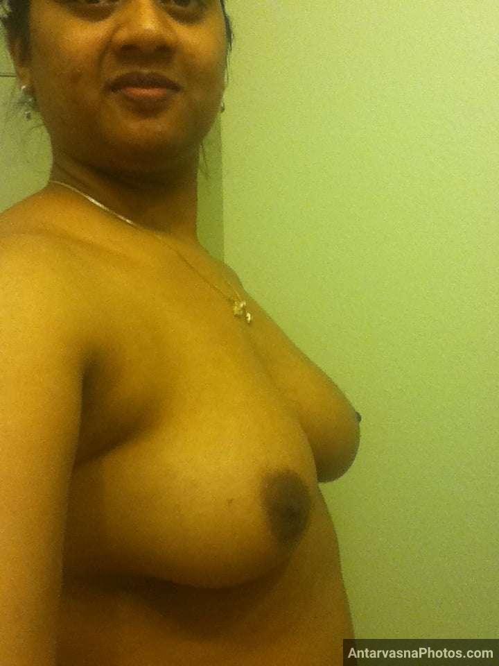 https://pub-5fcdf72a54cd4edbb03ec3edaa415a42.r2.dev/nakedleaks/40_sensual_selfies:_andhra_bhabhi's_provocative_assets_revealed/30.jpg