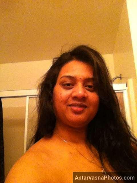 https://pub-5fcdf72a54cd4edbb03ec3edaa415a42.r2.dev/nakedleaks/40_sensual_selfies:_andhra_bhabhi's_provocative_assets_revealed/31.jpg