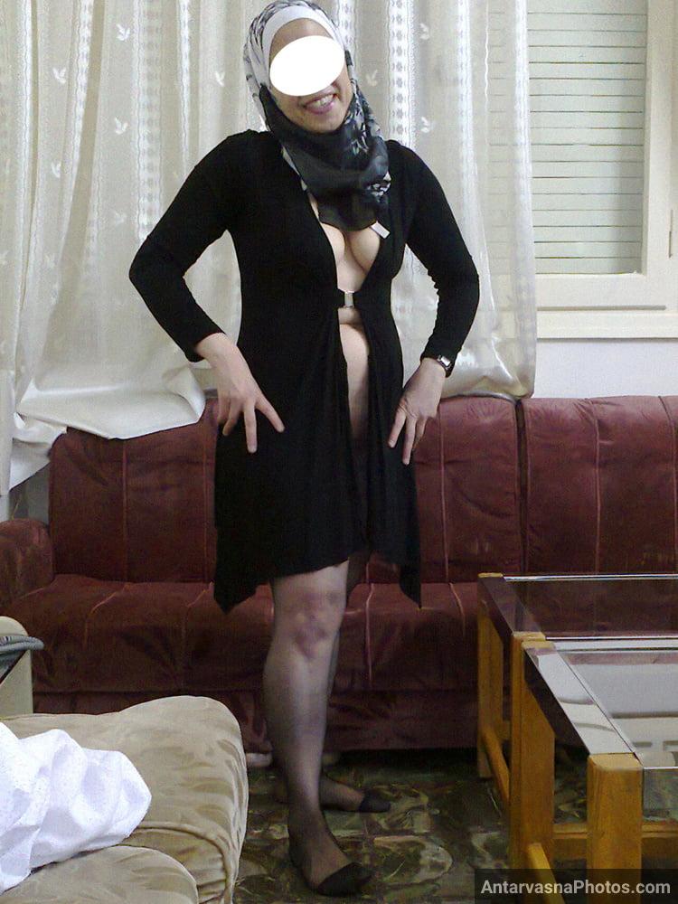 https://pub-5fcdf72a54cd4edbb03ec3edaa415a42.r2.dev/nakedleaks/42_desi_provocative_images_of_a_muslim_woman_from_lucknow/4.jpg