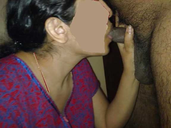 https://pub-5fcdf72a54cd4edbb03ec3edaa415a42.r2.dev/nakedleaks/50_indian_aunties_erotic_photos/1.jpg