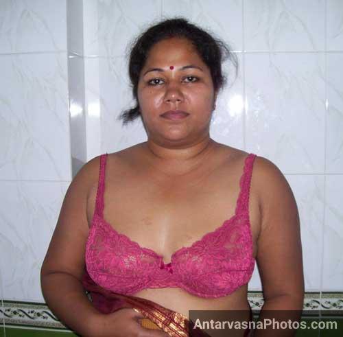 https://pub-5fcdf72a54cd4edbb03ec3edaa415a42.r2.dev/nakedleaks/50_indian_aunties_erotic_photos/27.jpg