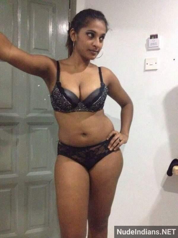 https://pub-5fcdf72a54cd4edbb03ec3edaa415a42.r2.dev/nakedleaks/50_revealing_images_of_indian_wives_and_mature_women_went_viral/15.jpg