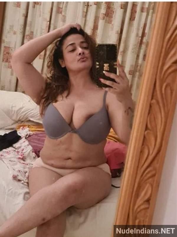 https://pub-5fcdf72a54cd4edbb03ec3edaa415a42.r2.dev/nakedleaks/50_revealing_images_of_indian_wives_and_mature_women_went_viral/20.jpg