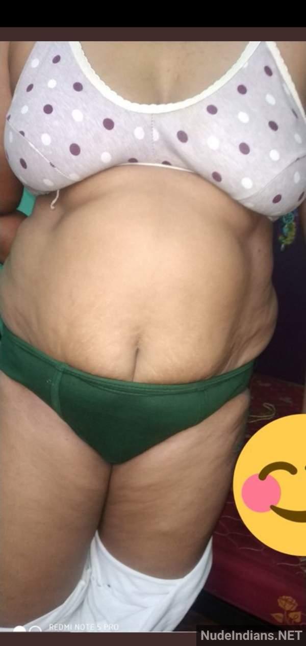 https://pub-5fcdf72a54cd4edbb03ec3edaa415a42.r2.dev/nakedleaks/50_revealing_images_of_indian_wives_and_mature_women_went_viral/23.jpg