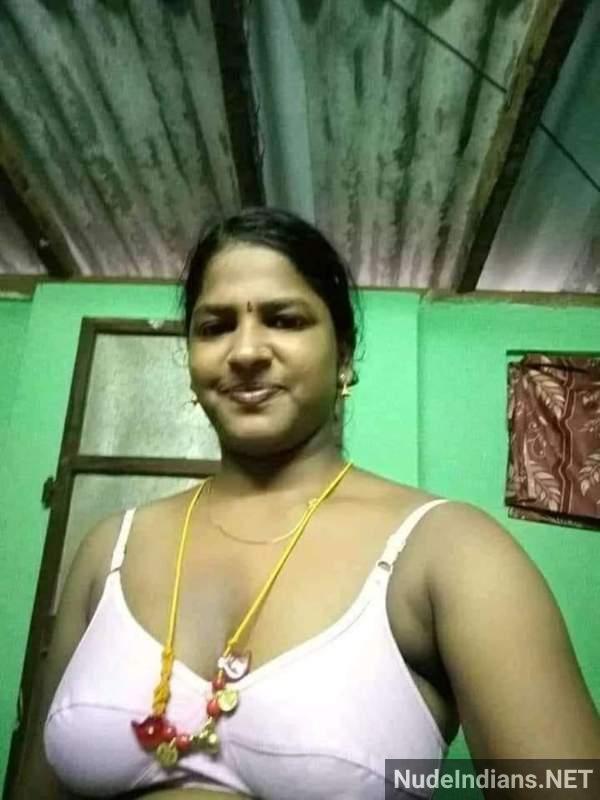 https://pub-5fcdf72a54cd4edbb03ec3edaa415a42.r2.dev/nakedleaks/50_revealing_images_of_indian_wives_and_mature_women_went_viral/24.jpg