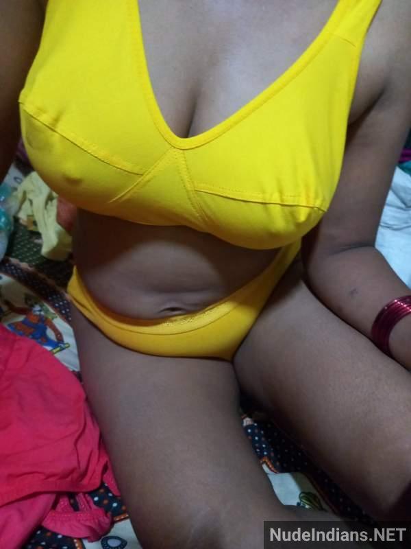 https://pub-5fcdf72a54cd4edbb03ec3edaa415a42.r2.dev/nakedleaks/50_revealing_images_of_indian_wives_and_mature_women_went_viral/8.jpg