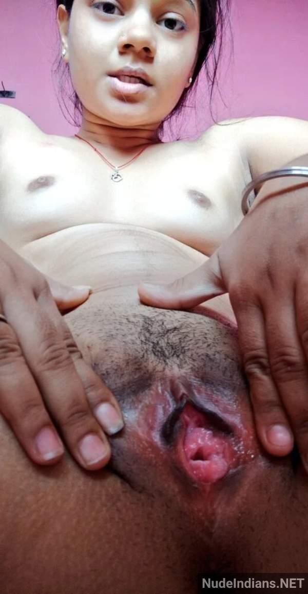 https://pub-5fcdf72a54cd4edbb03ec3edaa415a42.r2.dev/nakedleaks/52_sensual_images_of_desi_wives'_intimate_moments/46.jpg