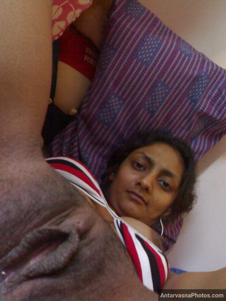 https://pub-5fcdf72a54cd4edbb03ec3edaa415a42.r2.dev/nakedleaks/55_explicit_photos_from_a_slim_indian_girl's_party/44.jpg