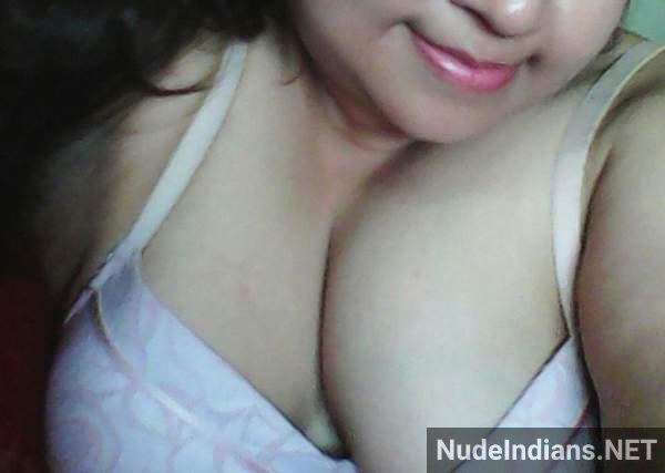 https://pub-5fcdf72a54cd4edbb03ec3edaa415a42.r2.dev/nakedleaks/57_desi_girls'_sensual_photos_displaying_alluring_breasts_and_genitals/4.jpg
