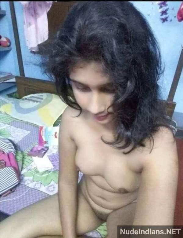 https://pub-5fcdf72a54cd4edbb03ec3edaa415a42.r2.dev/nakedleaks/57_desi_girls'_sensual_photos_displaying_alluring_breasts_and_genitals/52.jpg