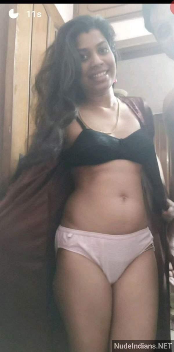 https://pub-5fcdf72a54cd4edbb03ec3edaa415a42.r2.dev/nakedleaks/65_south_indian_beauties_flaunting_big_assets_in_viral_photos/27.jpg