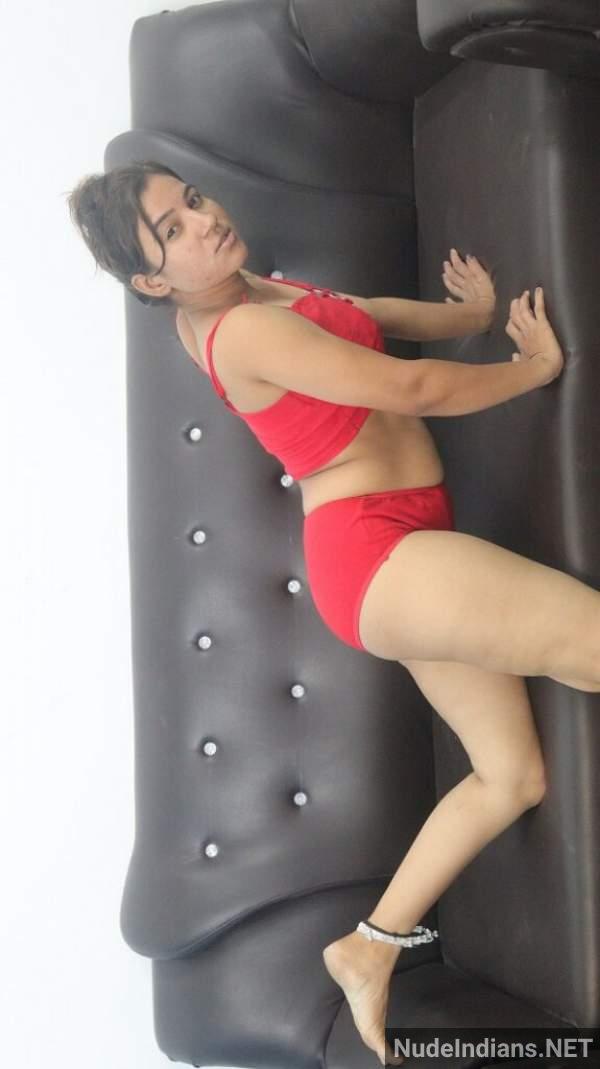https://pub-5fcdf72a54cd4edbb03ec3edaa415a42.r2.dev/nakedleaks/79_exposed_photos_of_marathi_girls_-_hot_and_sensual_shots/5.jpg