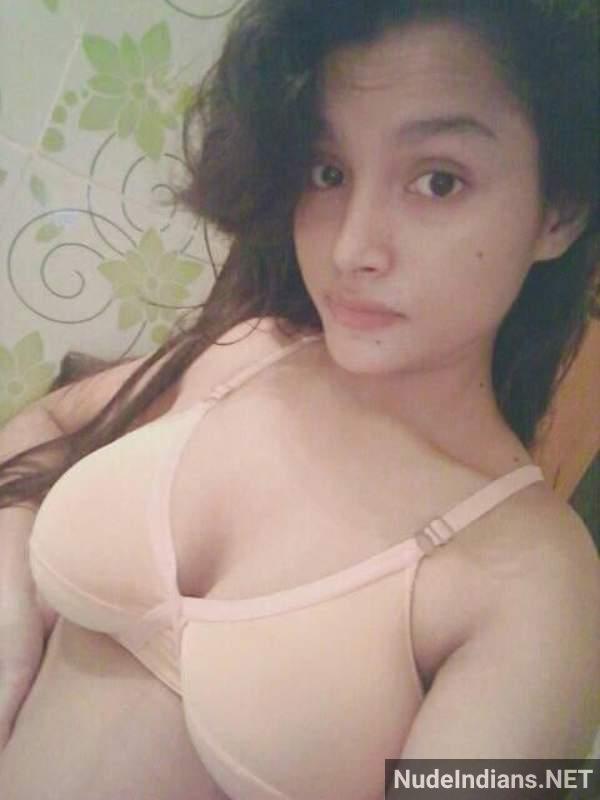 https://pub-5fcdf72a54cd4edbb03ec3edaa415a42.r2.dev/nakedleaks/accidentally_exposed:_kerala_housewives'_intimate_selfies/13.jpg